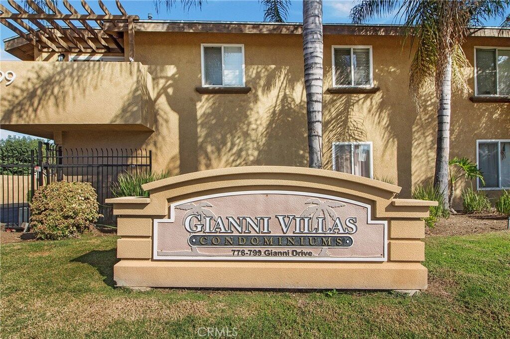 Property Photo:  778 Gianni Drive 105  CA 92879 