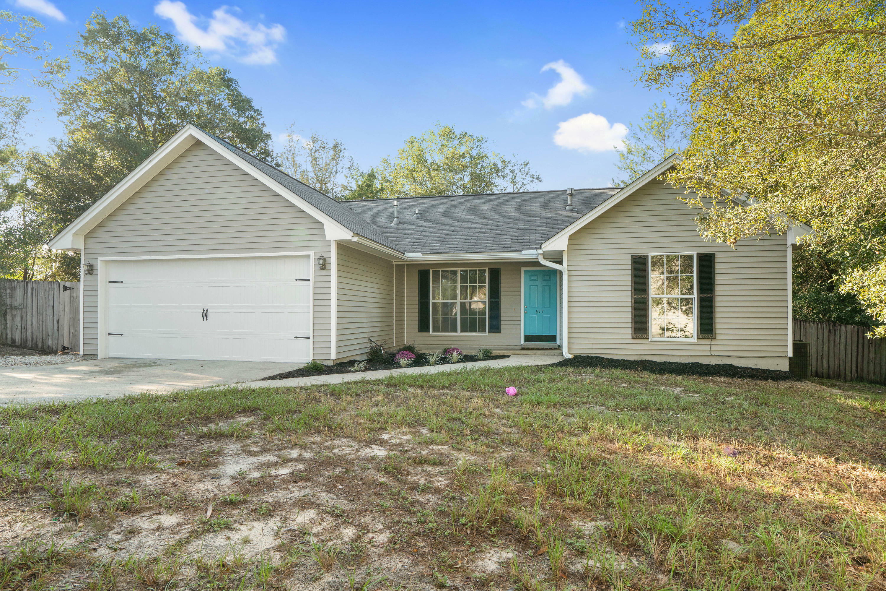 Property Photo:  817 Sparkleberry Cove  FL 32578 