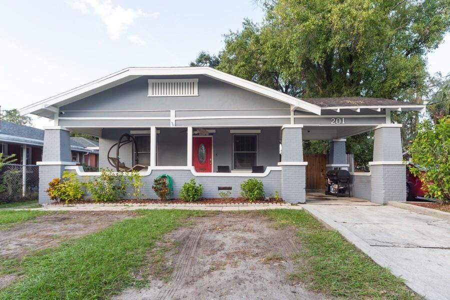 Property Photo:  201 W Giddens Avenue  FL 33603 