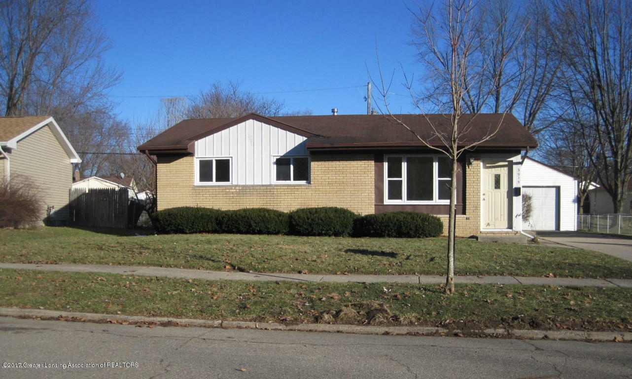 Property Photo:  3915 Tennyson Lane  MI 48911 