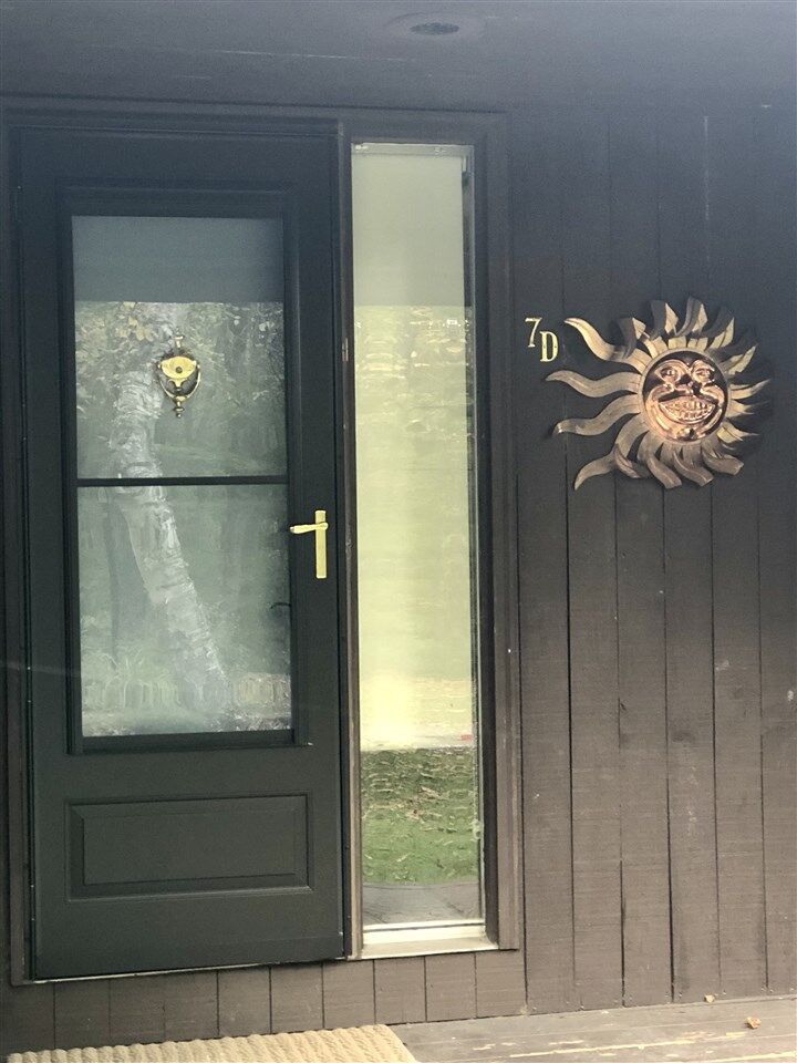 Property Photo:  327 Old Quechee Road 7D  VT 05059 