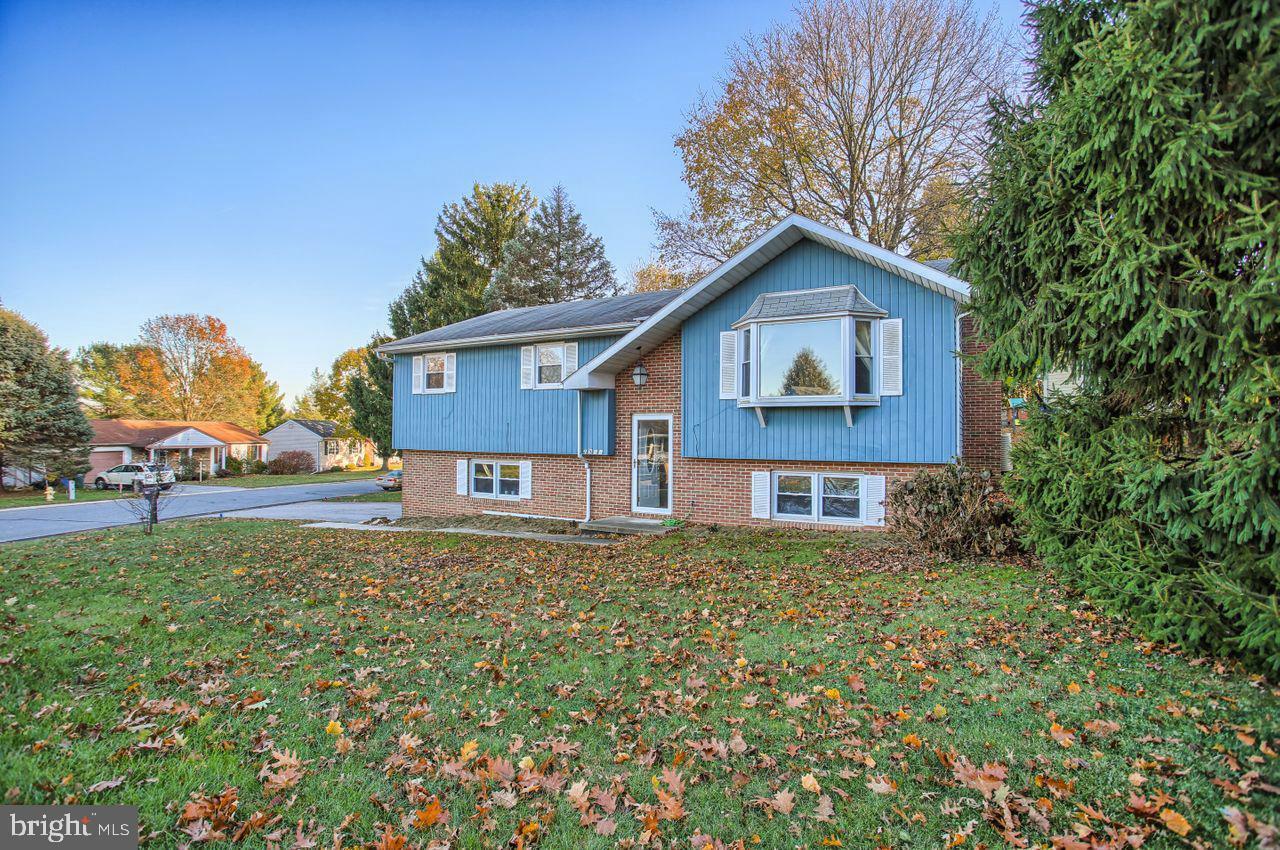 Property Photo:  2911 Woodshead Terrace  PA 17403 