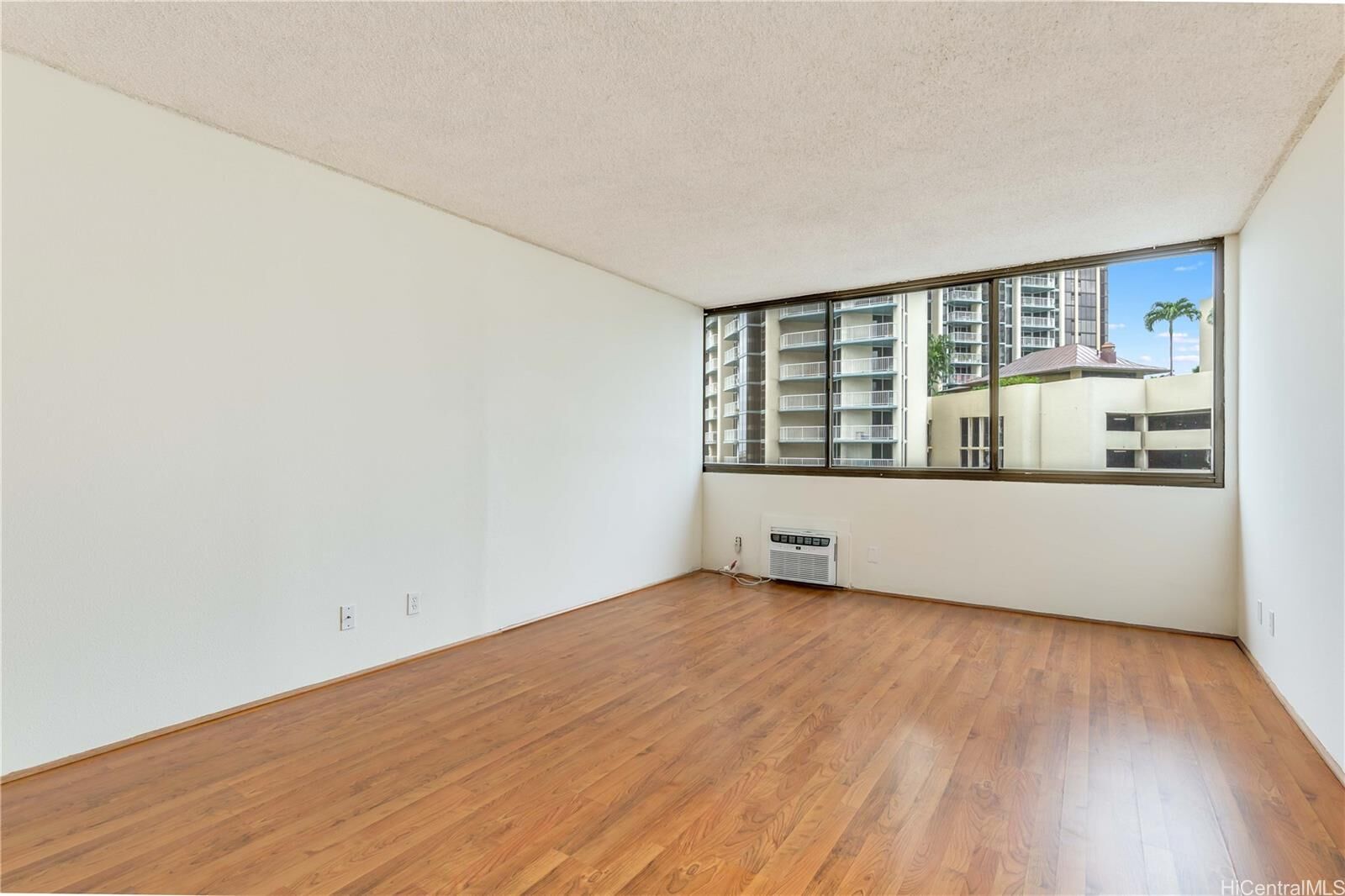 Property Photo:  1255 Nuuanu Avenue E510  HI 96817 