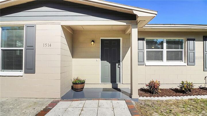 Property Photo: 1514 Crest Avenue FL 34748