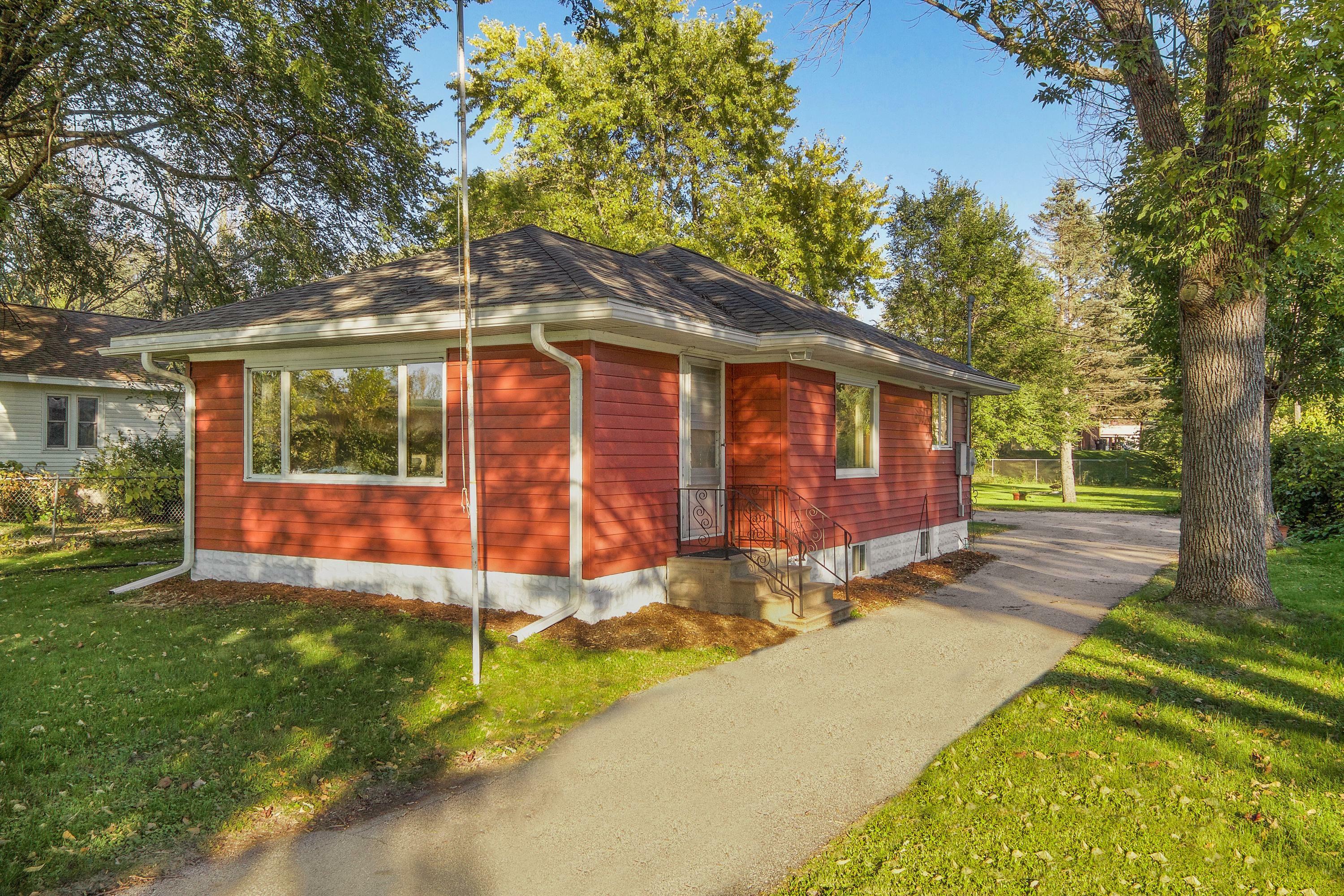 Property Photo:  2920 George St  WI 54603 