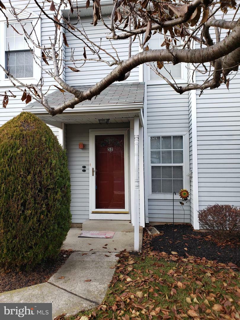 Property Photo:  52 Stockton Court 151B  PA 18940 