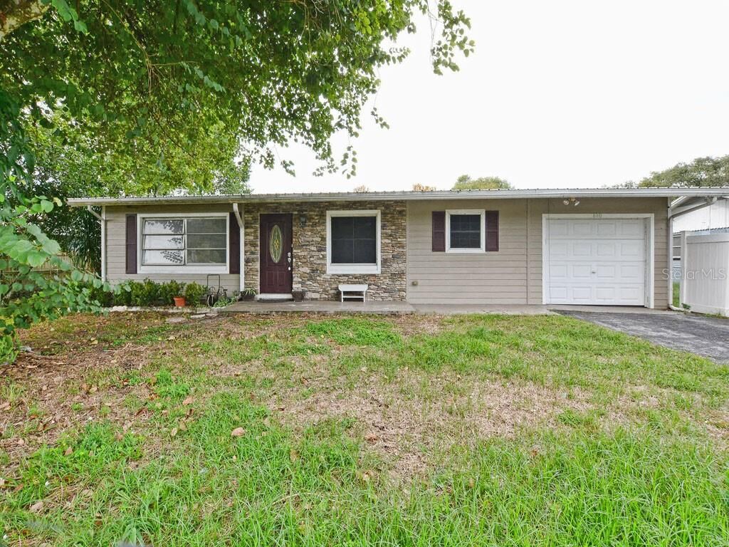 Property Photo:  