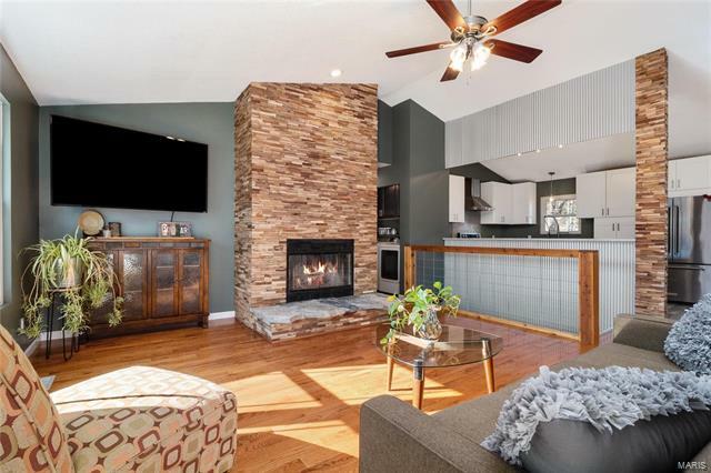Property Photo:  9845 West Vista   63050 