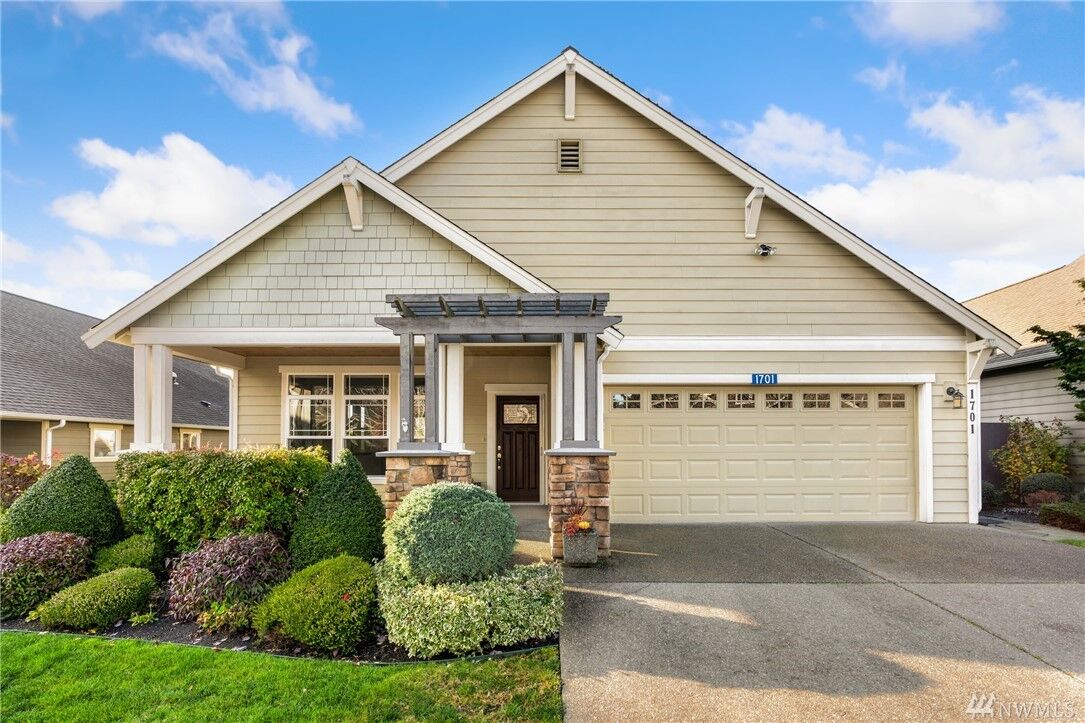 Property Photo: 1701 Grand Ave WA 98274