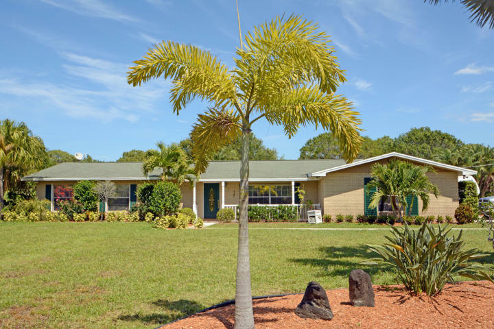 Property Photo:  5018 Pinetree Drive  FL 34982 