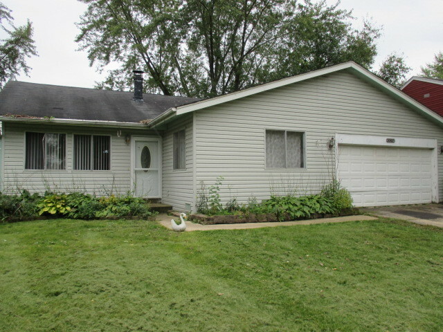 Property Photo:  30W071 Glenhurst Court  IL 60555 