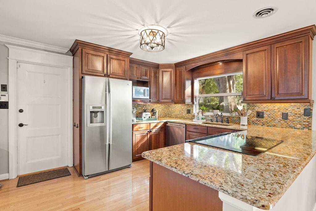 Property Photo: 2830 Summerfield Road FL 32792