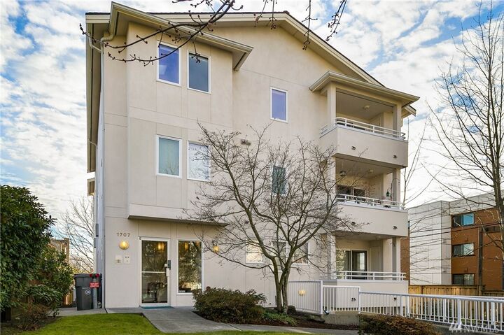 Property Photo: 1707 NW 59th Street 302 WA 98107