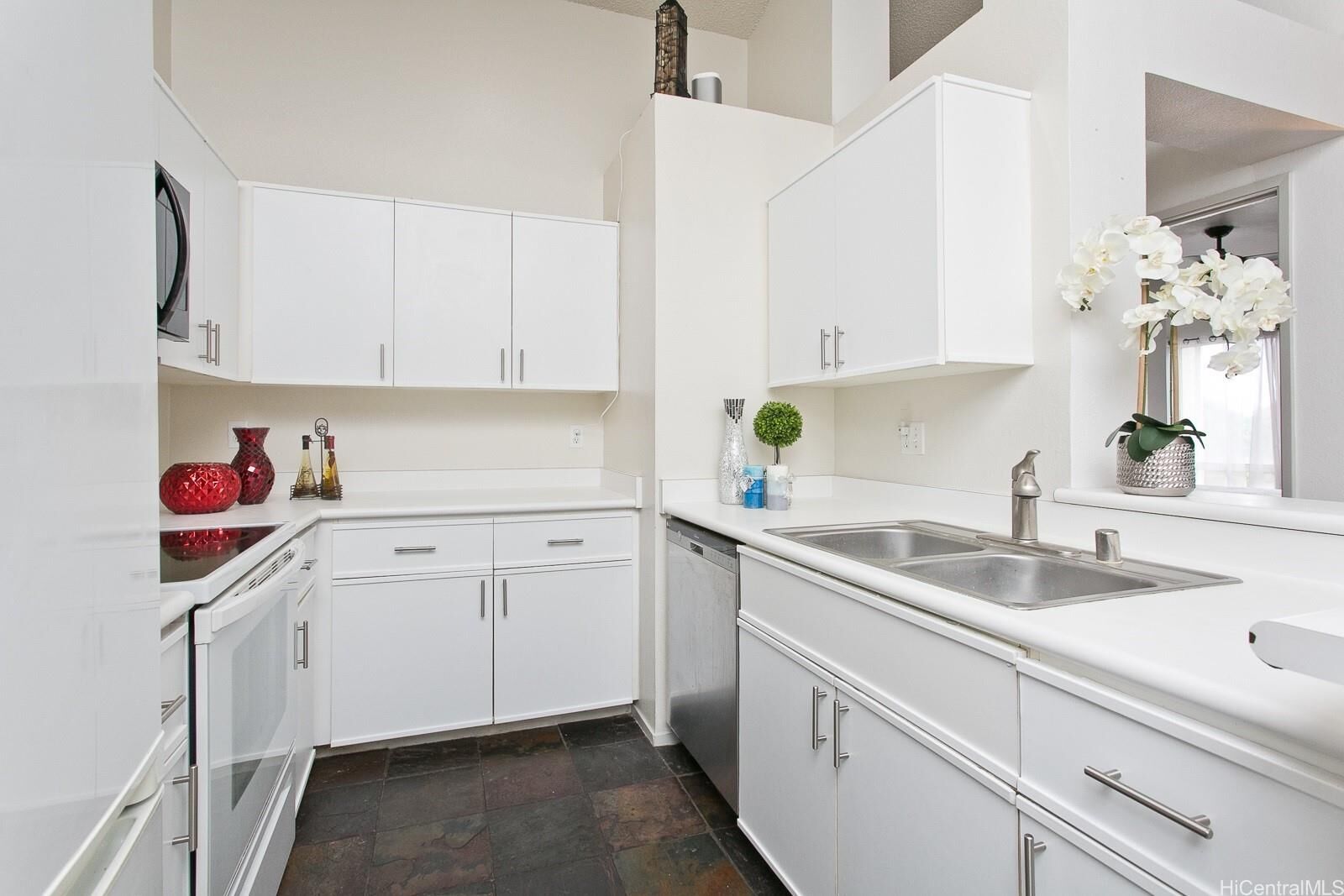 Property Photo:  91-1109 Laaulu Street 9G  HI 96706 