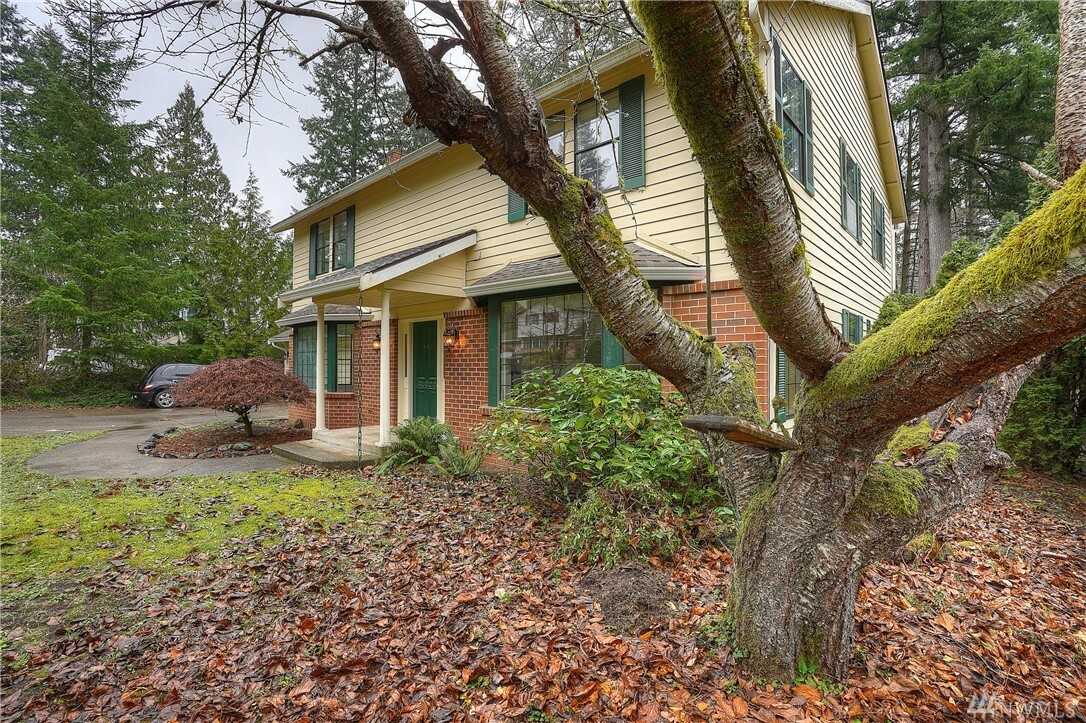 Property Photo:  710 Wily St NW  WA 98502 