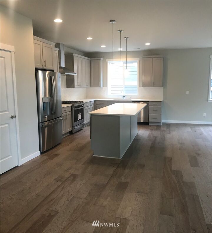 Property Photo: 868 Bobcat Lane NW WA 98027