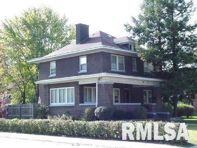 Property Photo:  803 6th Avenue South  IA 52732-5552 