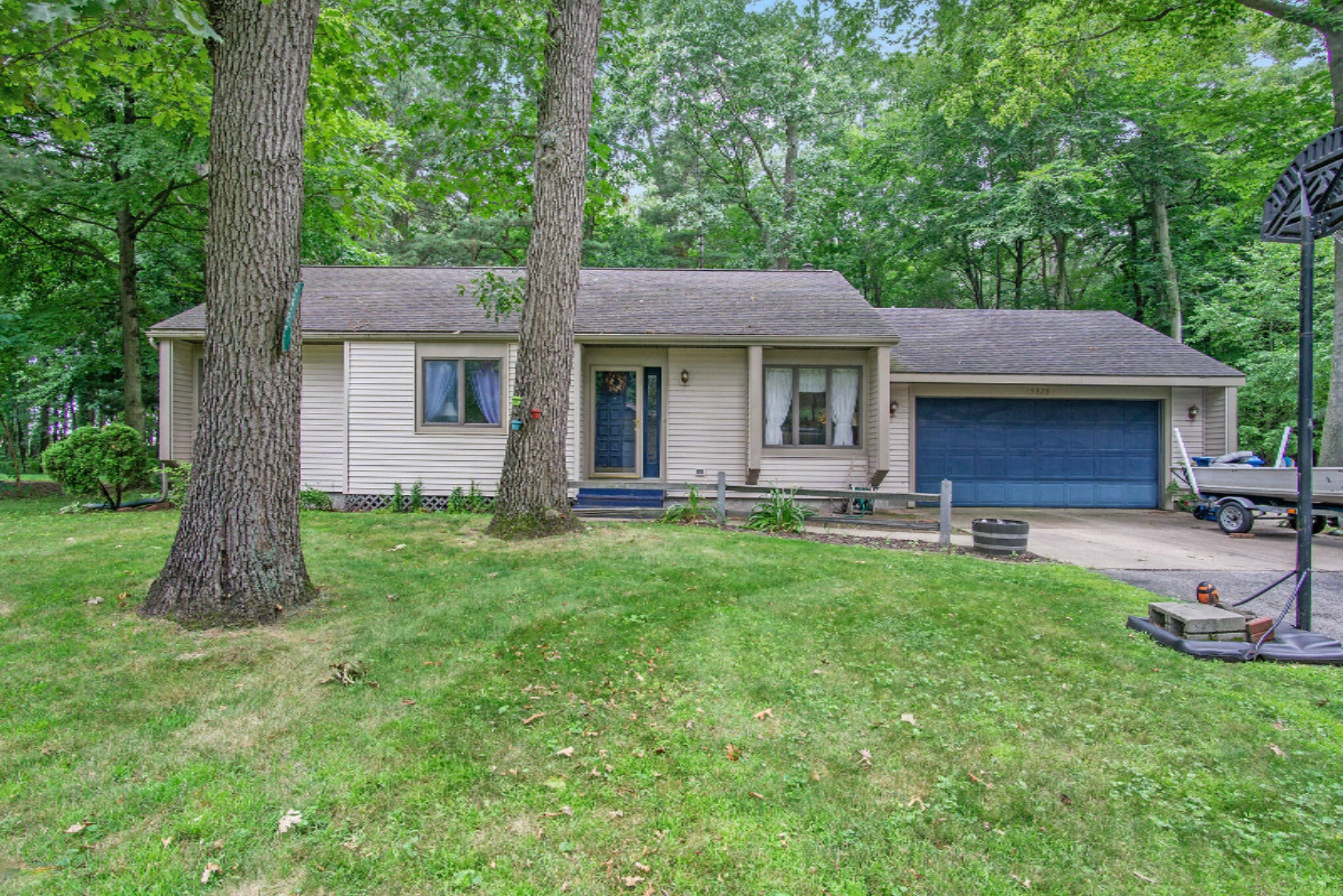 Property Photo: 15929 Fern Avenue MI 49456