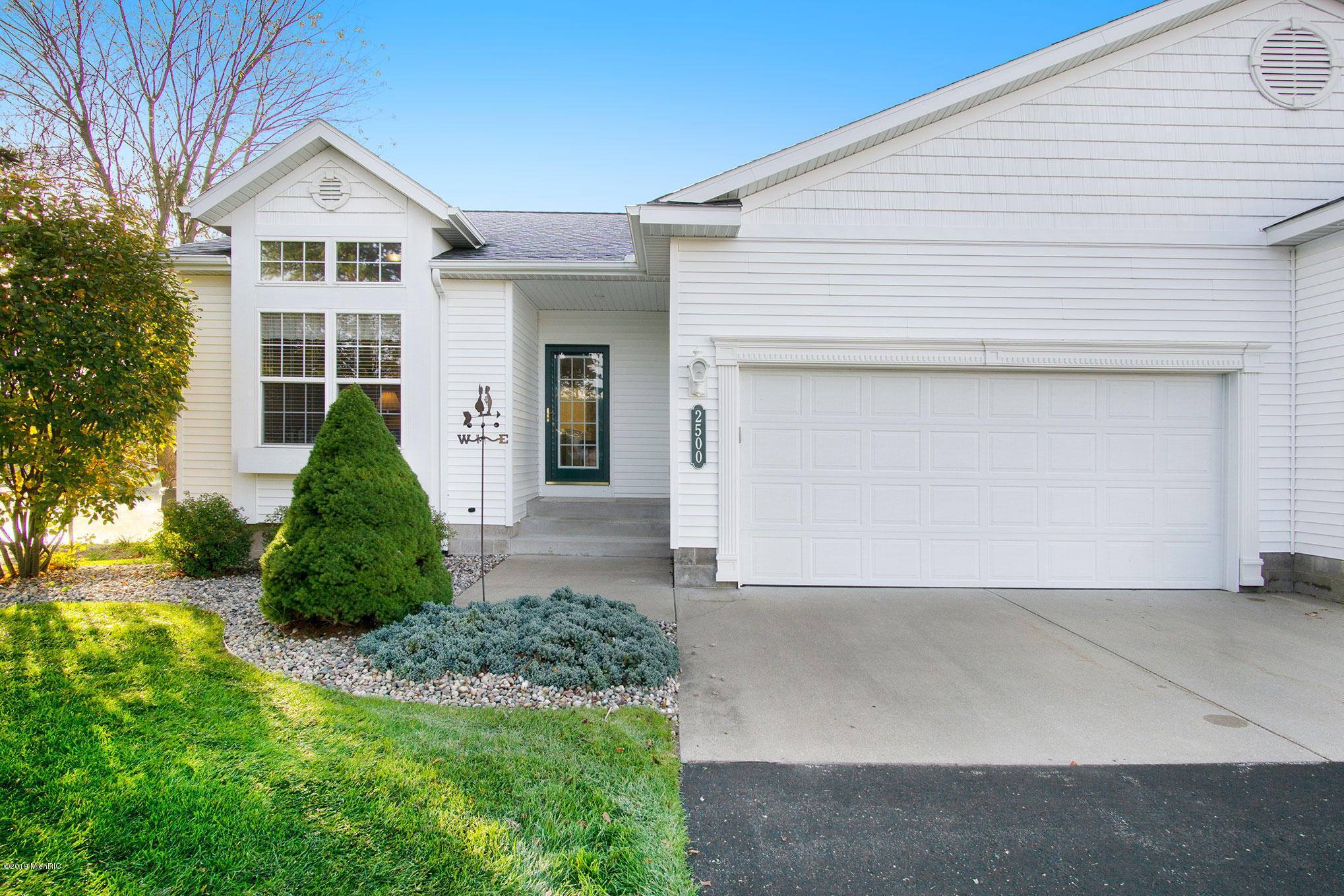 Property Photo: 2500 Golden Maple Avenue MI 49415
