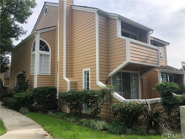Property Photo:  581 Holbrook Court 102  CA 90803 
