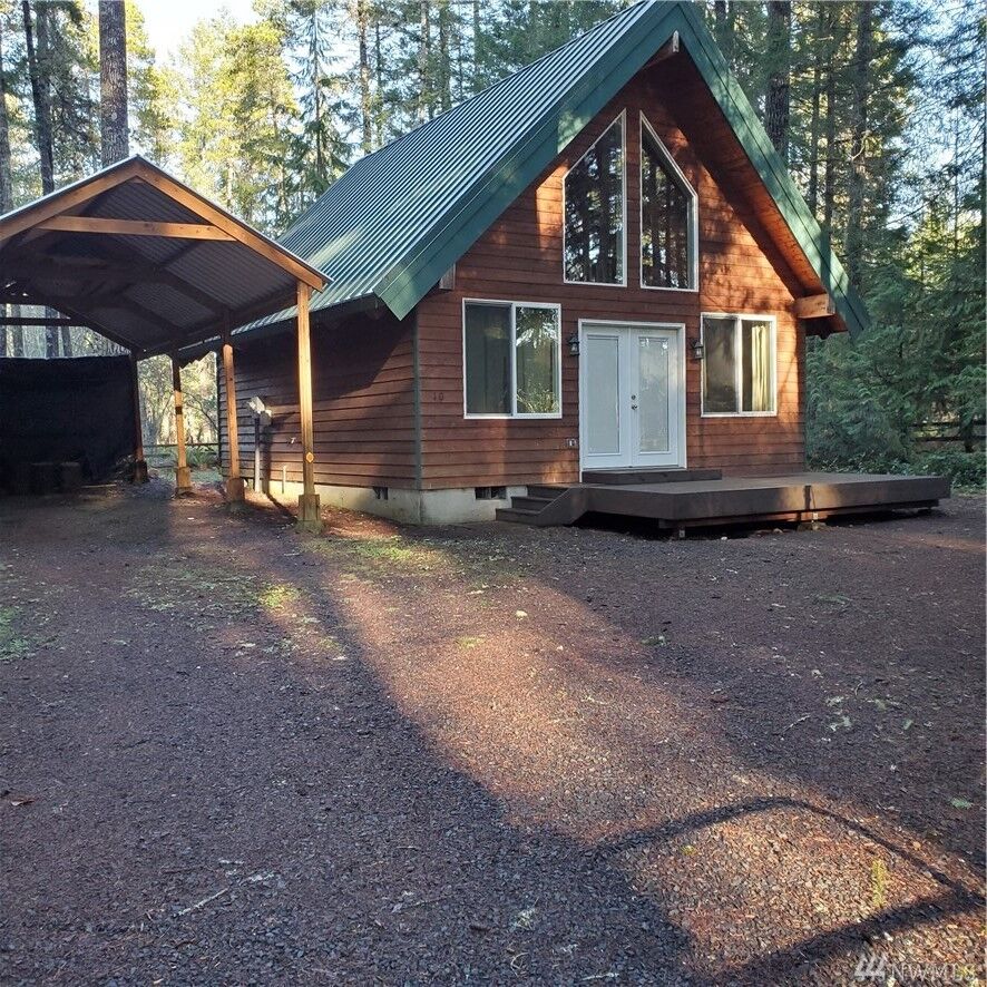 Property Photo:  10 N Coho Court  WA 98548 