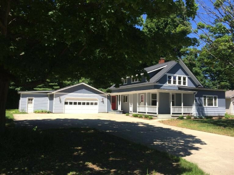 Property Photo: 682 Saunders Avenue MI 49423