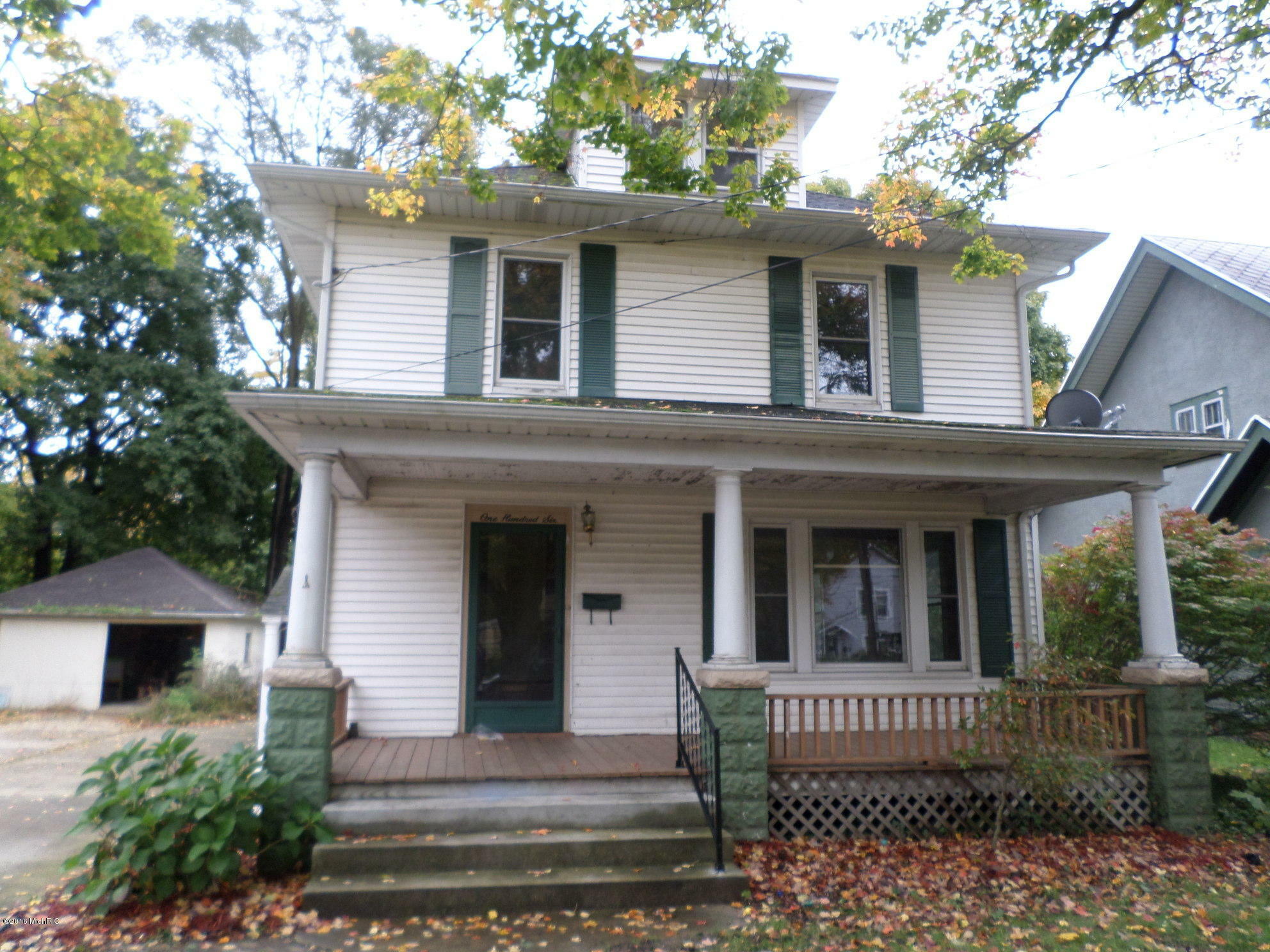 Property Photo:  106 Lake Street  MI 49107 