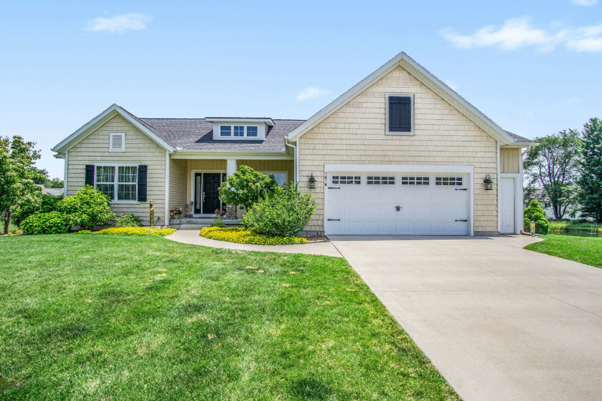 Property Photo:  1616 Kelly Ridge Drive  MI 49424 