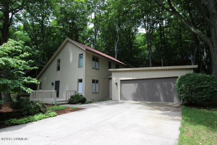 Property Photo:  2401 Eagle Drive  MI 49424 