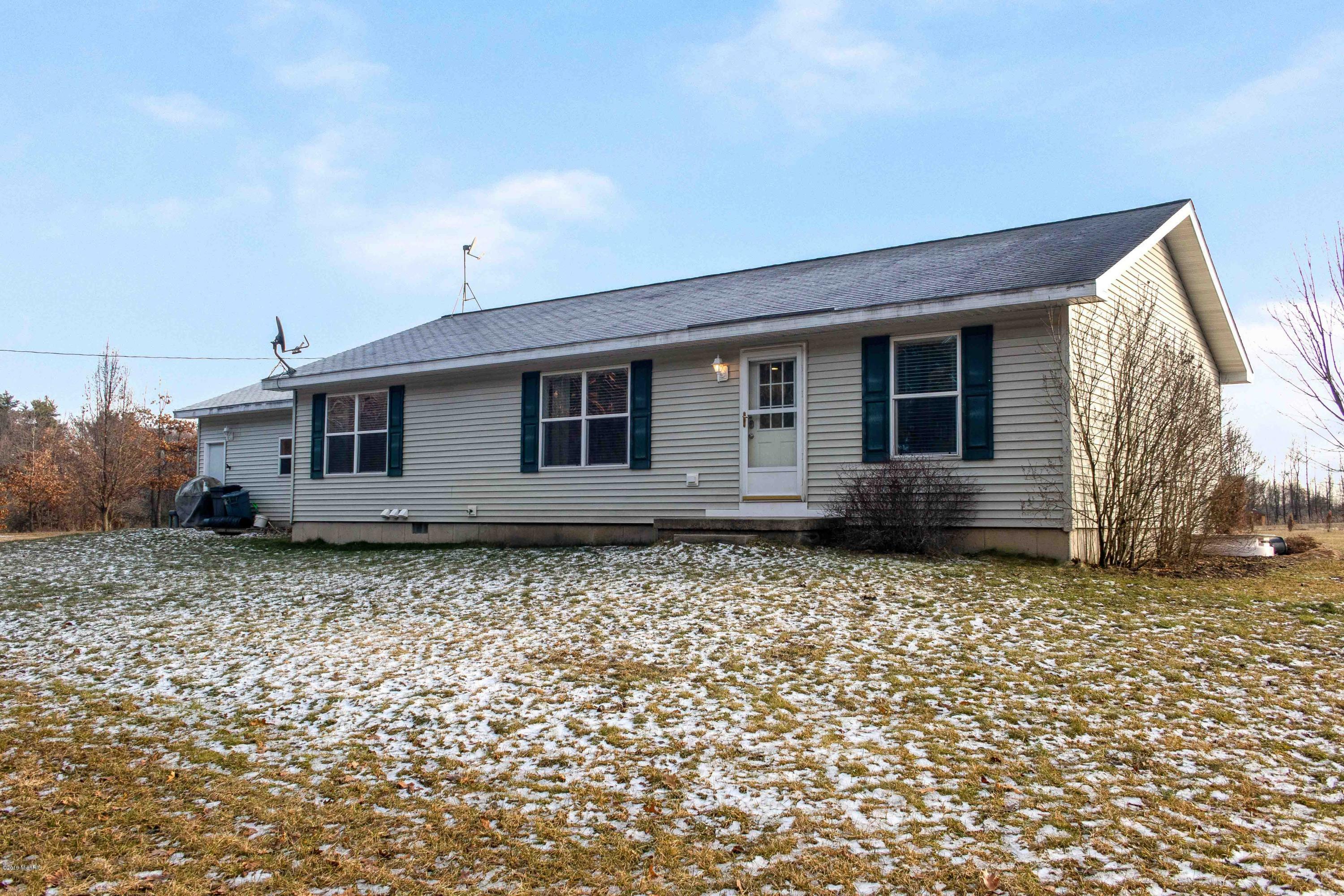 Property Photo:  3500 Northkent Pine Drive  MI 49330 