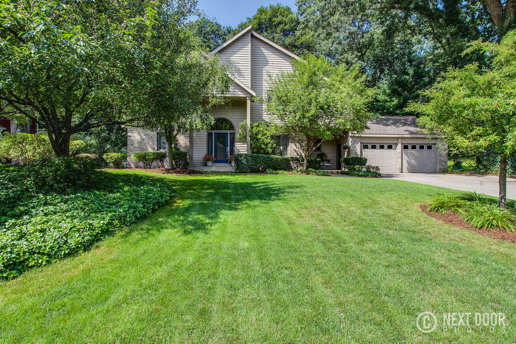 Property Photo:  204 Tanglewood Drive  MI 49424 