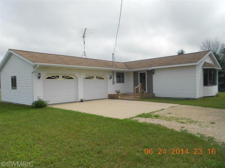Property Photo:  3060 Hoover Road  MI 49305 