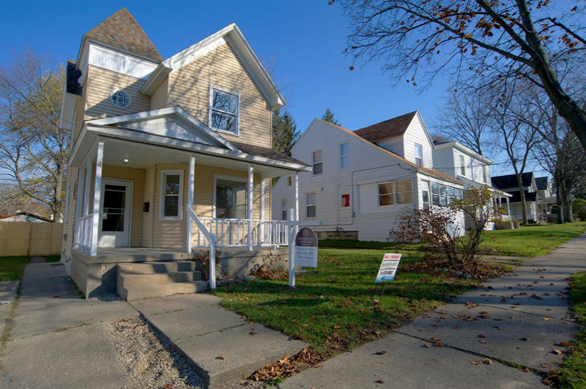 Property Photo: 519 Hopson Street NE MI 49503
