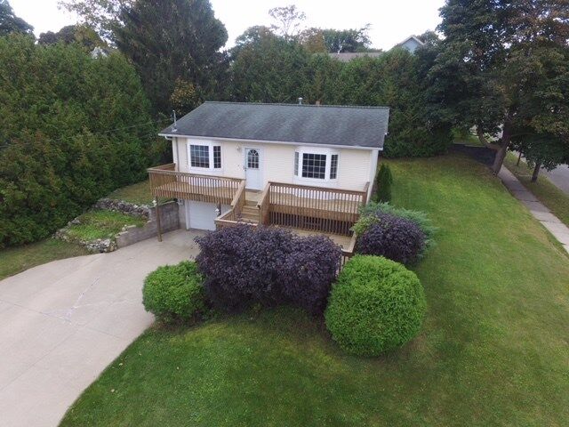 Property Photo: 400 Rush St MI 49770