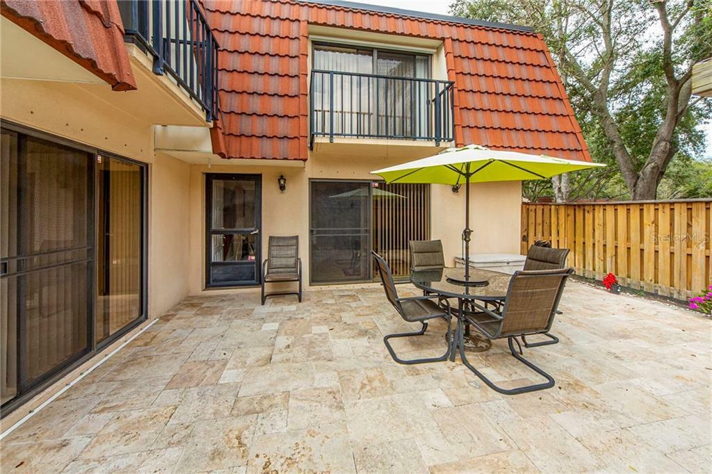 Property Photo: 2607 10th Court FL 34684