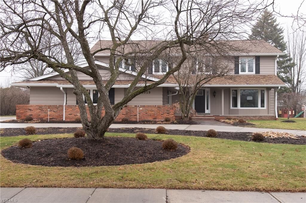 Property Photo:  25019 Duffield Road  OH 44122 