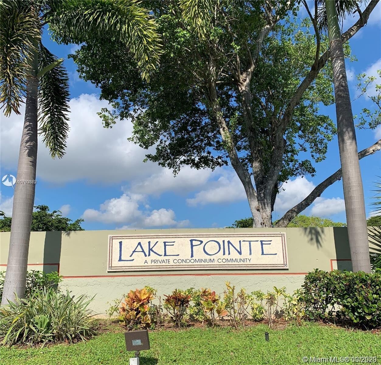Property Photo:  210 Lake Pointe Dr 114  FL 33309 