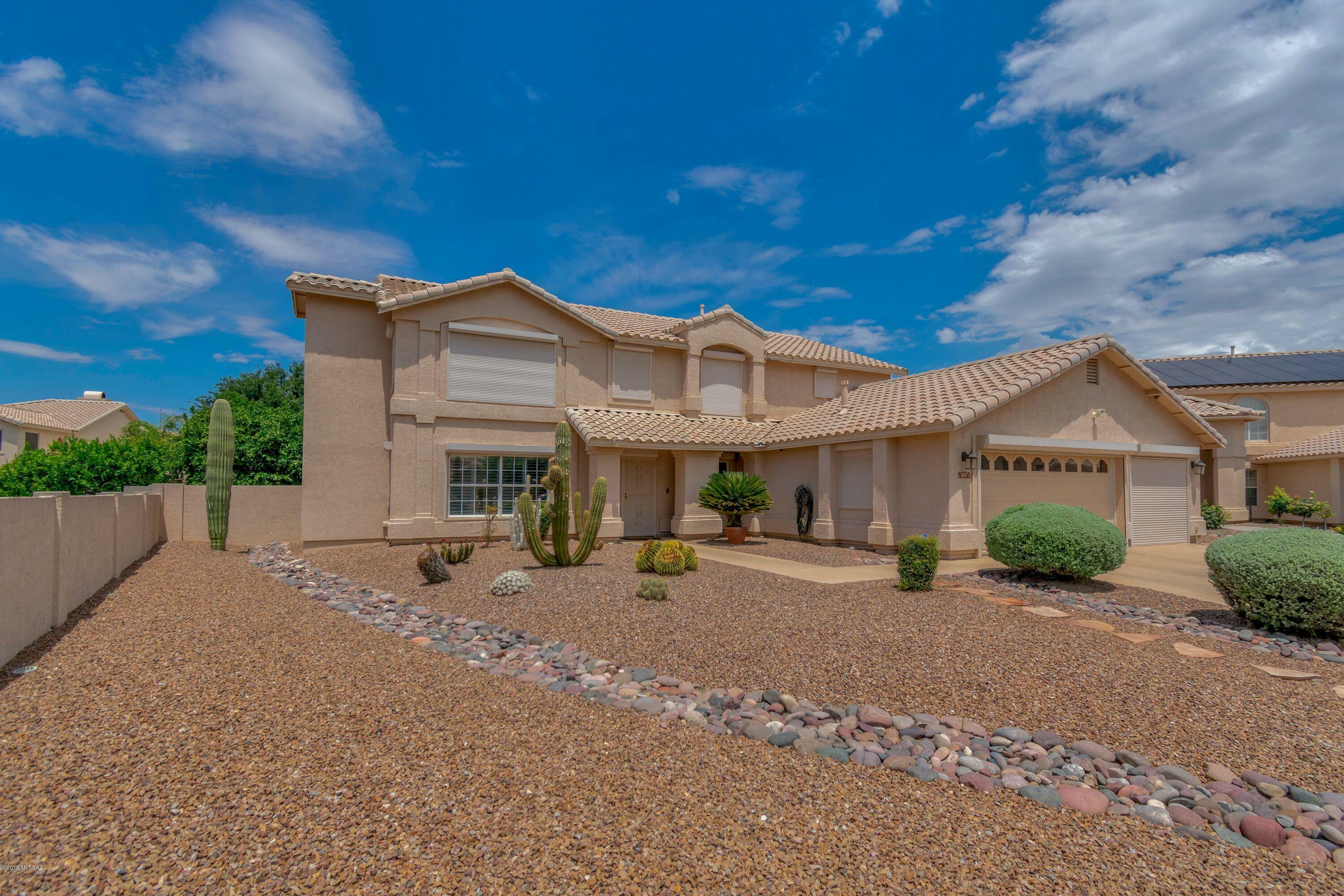 Property Photo: 10971 N Honeybee Place AZ 85737