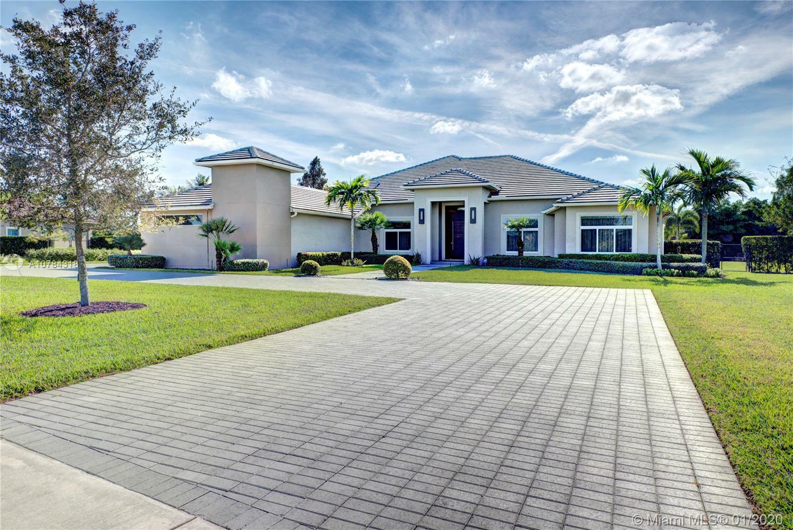 Property Photo:  14640 Jockey Circle South  FL 33330 