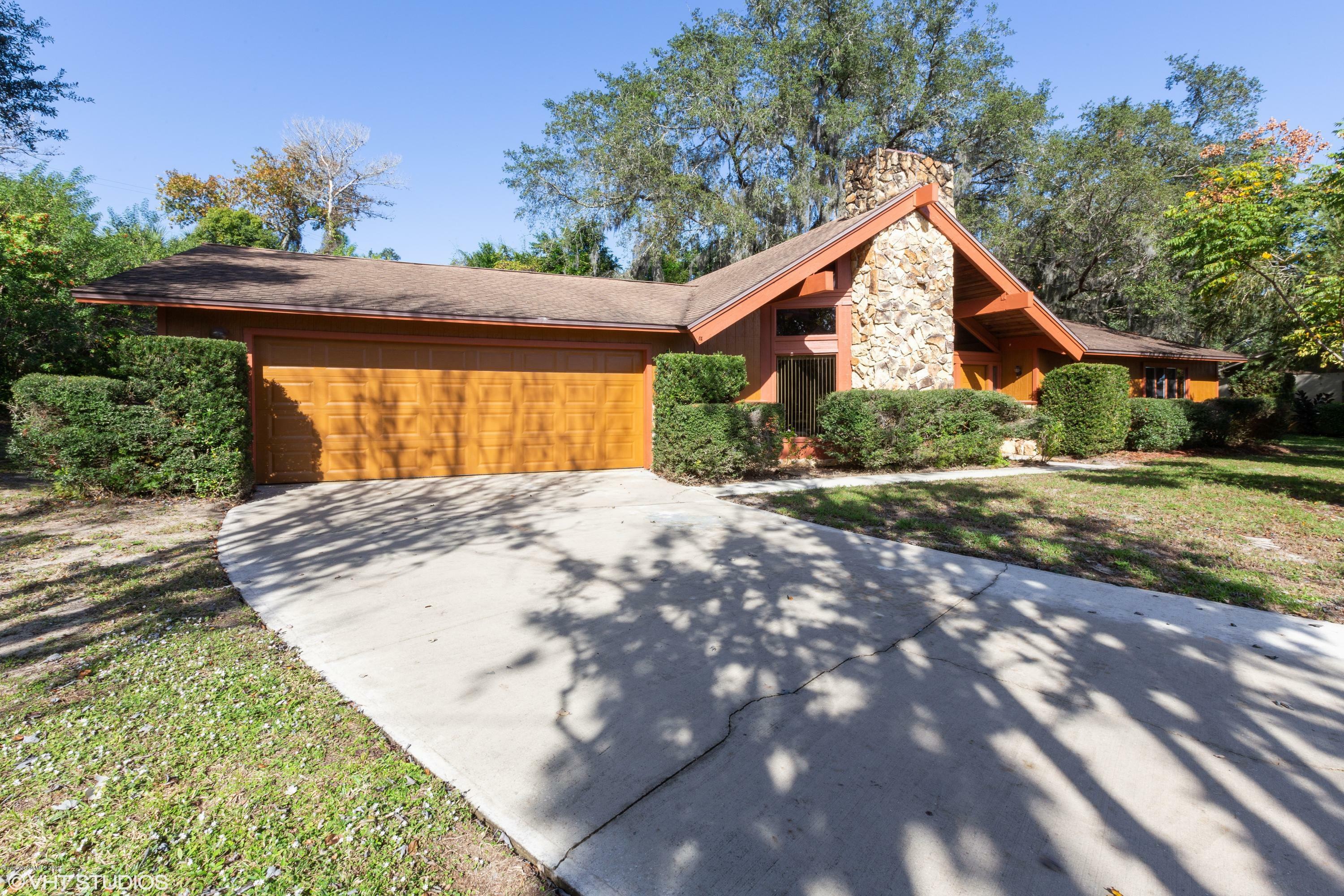 Property Photo:  10 Fairglen Drive  FL 32796 