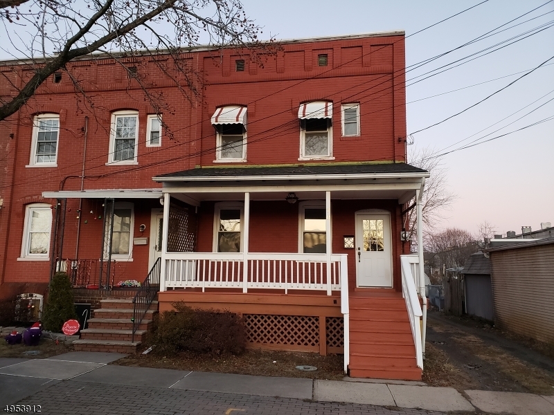 Property Photo:  70 Thompson St 70  NJ 08869 