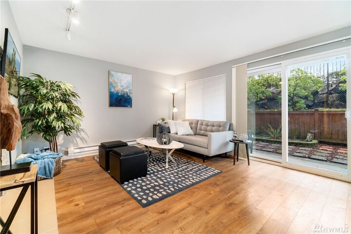 Property Photo:  1311  12th Avenue S D-102  WA 98144 