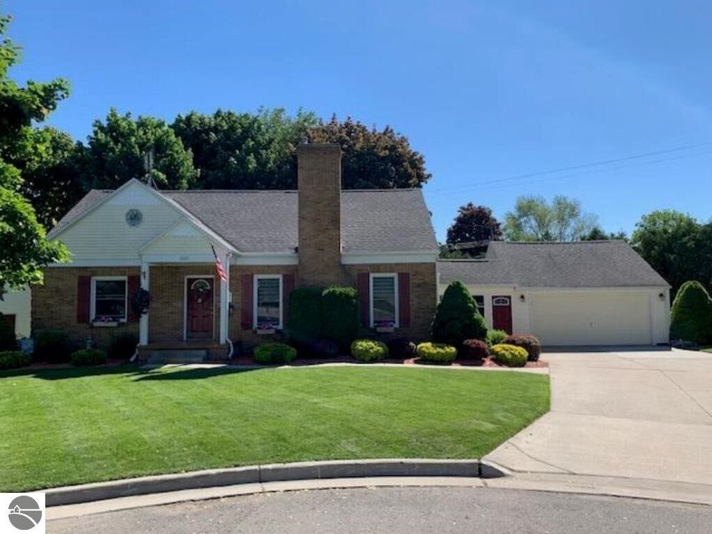 Property Photo:  1021 Falkirk Road  MI 48801 