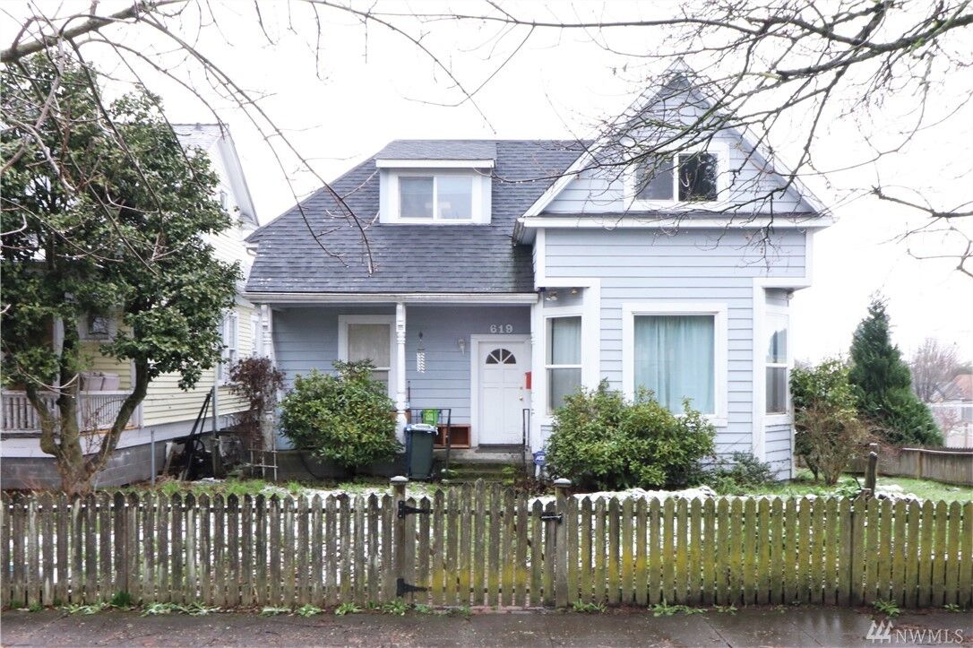 Property Photo:  619 S Grant Avenue  WA 98405 