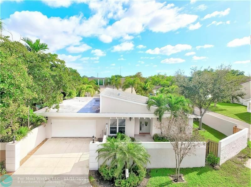 Property Photo:  400 NW 78th Ave  FL 33324 