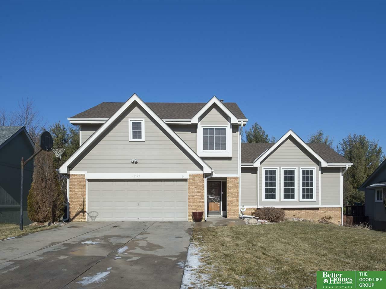 Property Photo:  15404 Hillsdale  NE 68137 