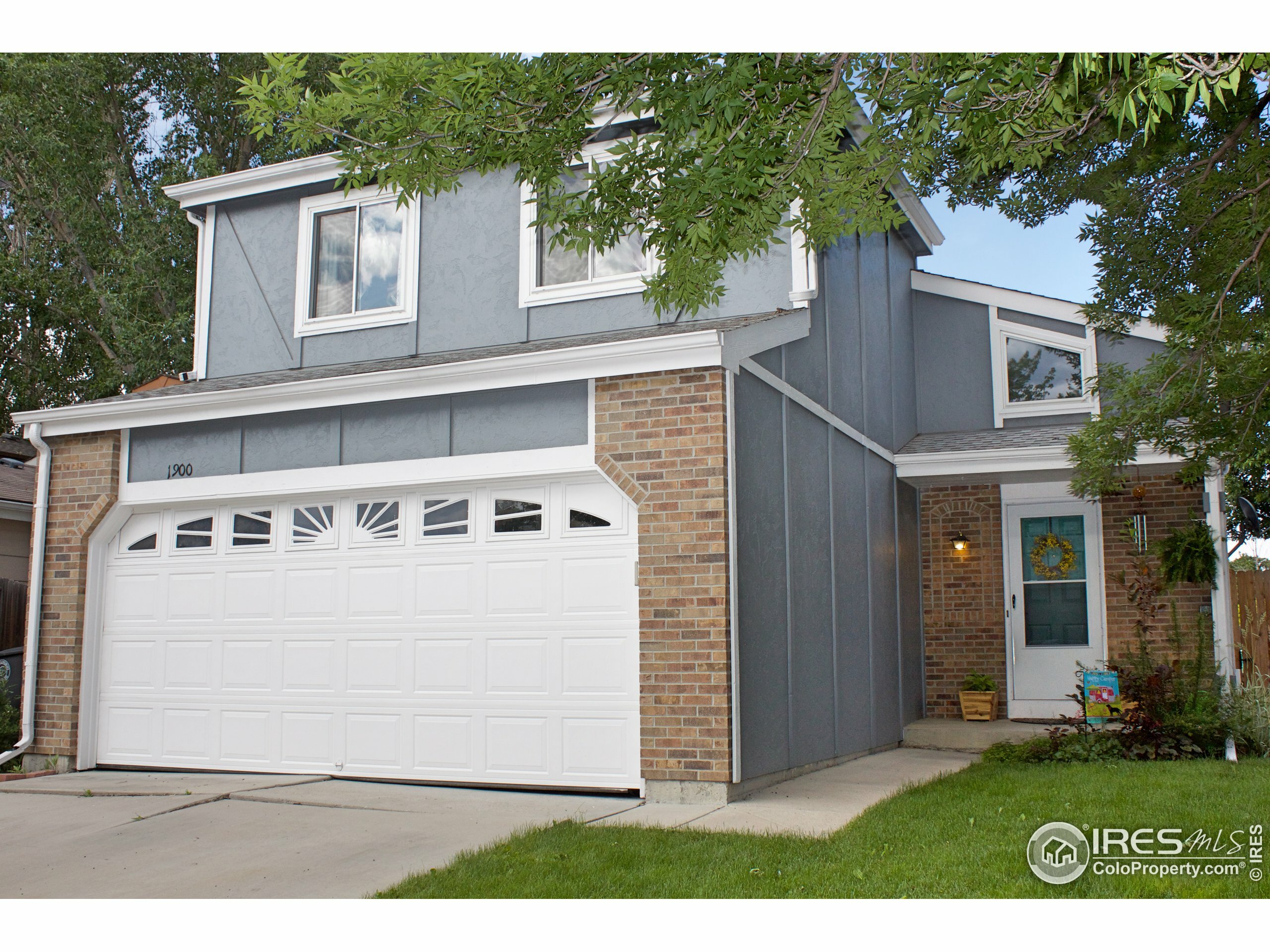Property Photo: 1900 Juniper St CO 80501