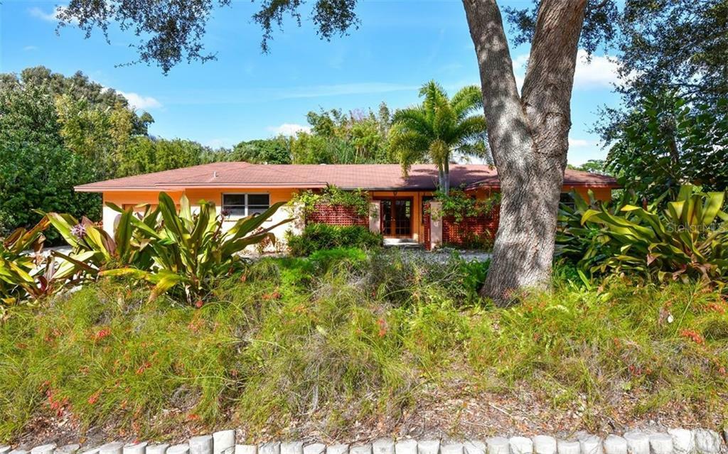 Property Photo:  441 Poincianna Drive  FL 34243 