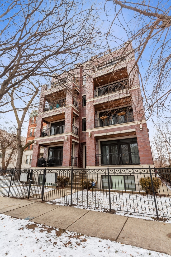 Property Photo:  6507 South Kimbark Avenue 4S  IL 60637 