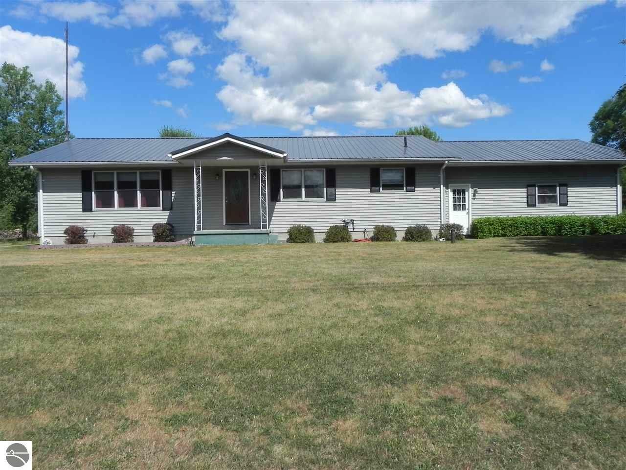 Property Photo:  2201 S Shepherd Road  MI 48858 